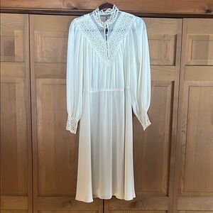 Elegant 70s/80s Vintage White Lace Trim Dress. Size S